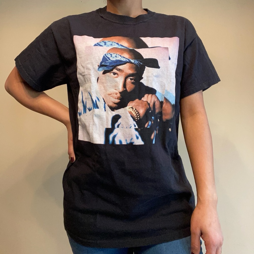 Black 2Pac shirt
